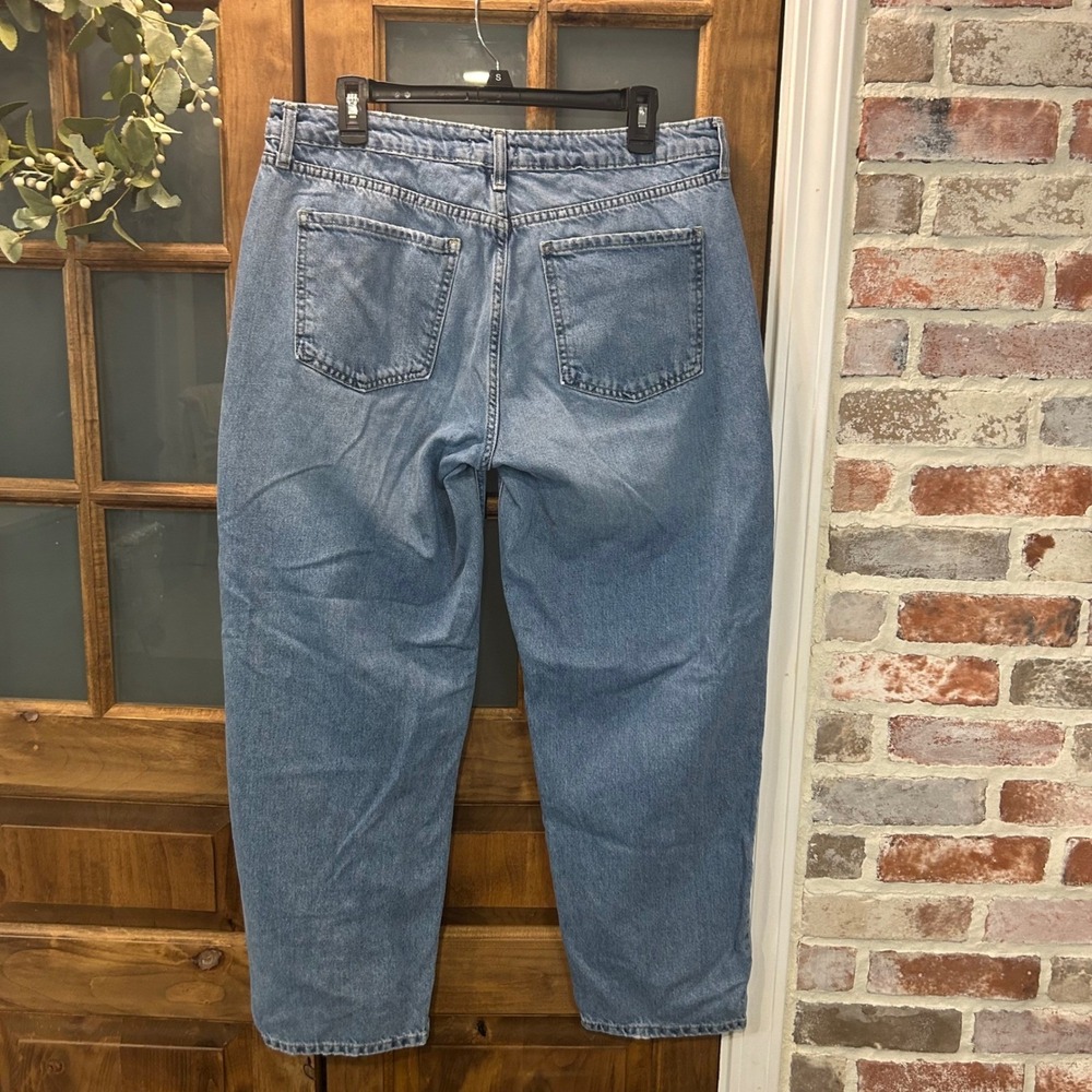 Forever 21 Premium‎ Light Wash Distressed Mom Jeans Size 31x28 - Picture 2 of 9